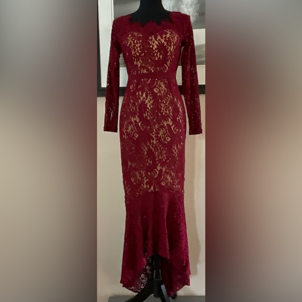 Women's L'Atiste Burgundy Lace Maxi Dress Size Small New With Tags